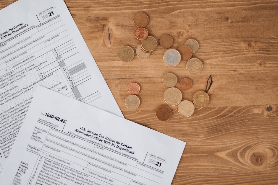 세금 신고를 준비하는 사무용 책상과 노트북