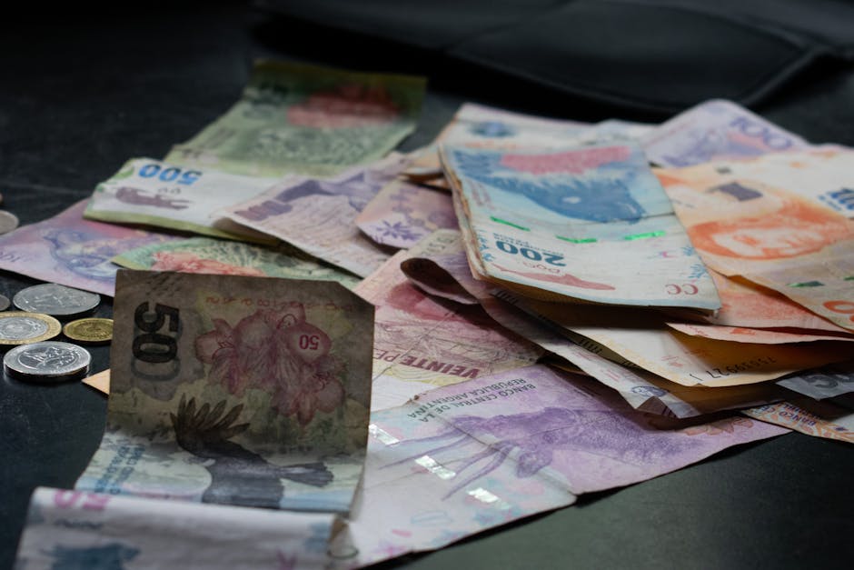 복잡하게 얽힌 세계 경제와 물가 상승을 상징하는 비즈니스 이미지