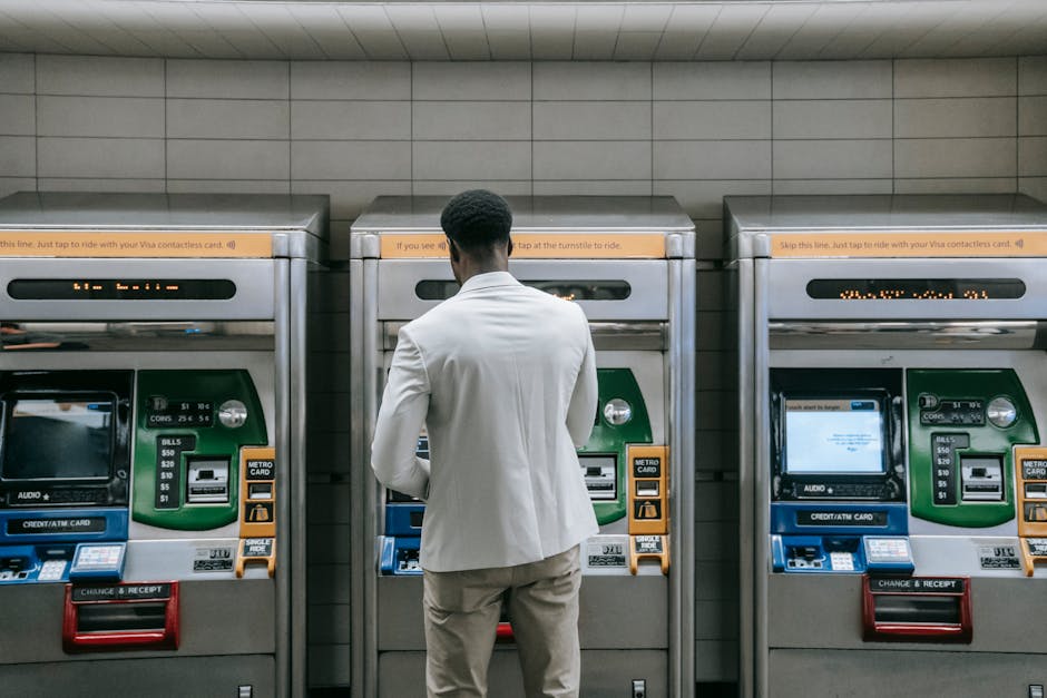 지갑에서 돈이 새는 것을 막는 이미지