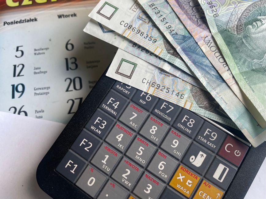직장인이 연차를 활용하여 돈을 버는 모습