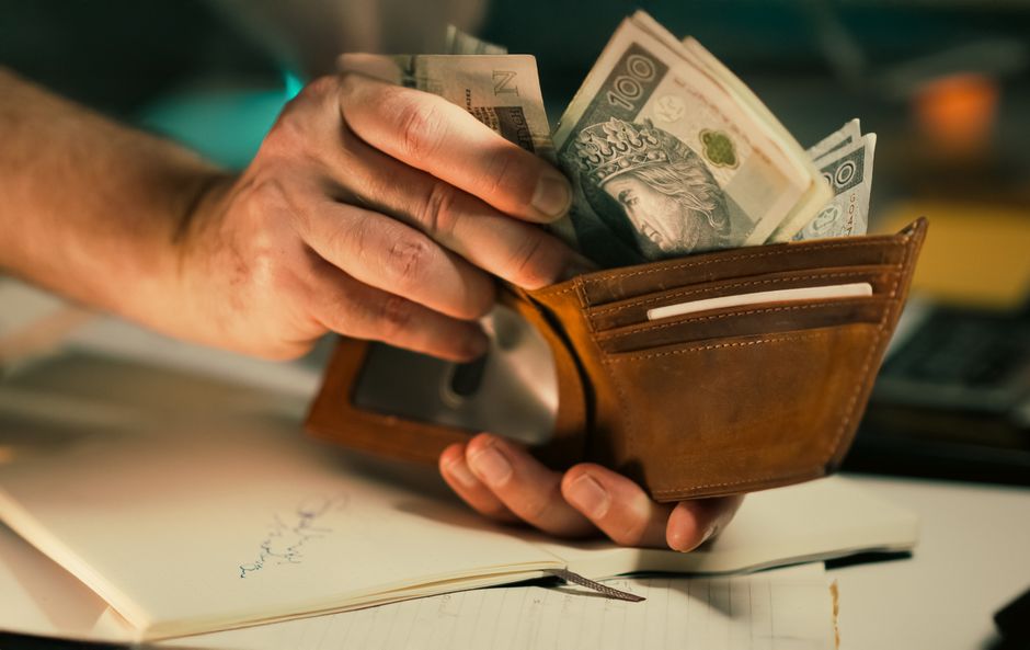 📈 '금리 동결'에 안도했다면 큰 착각! 💸 당신의 대출 이자와 생활비를 갉아먹는 '보이지 않는 글로벌 인플레이션'의 진짜 정체와 지갑 사수 전략!