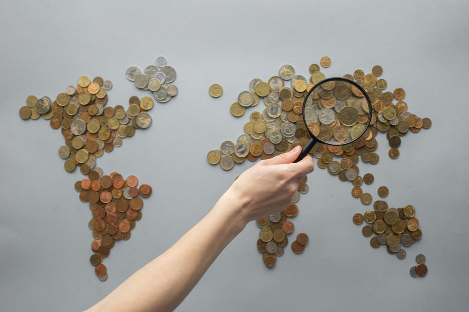 📈 지구 반대편 중앙은행의 '환율 방어'가 내 대출 이자를 갉아먹는다? 💸 보이지 않는 '글로벌 돈줄'이 당신 지갑을 터는 3단계 메커니즘!